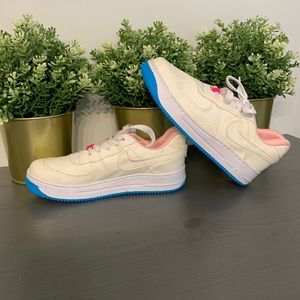 Nike size 10 children’s sneakers